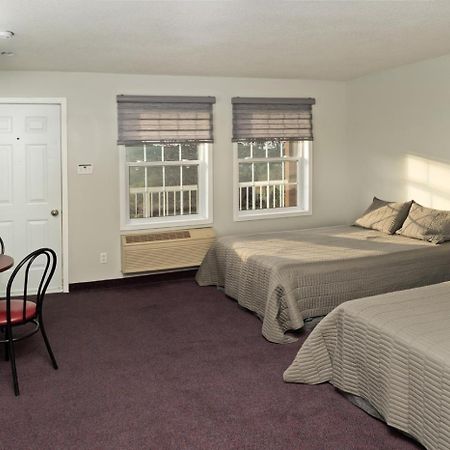 Auberge Royal Papineau Notre-Dame-de-la-Salette Екстериор снимка
