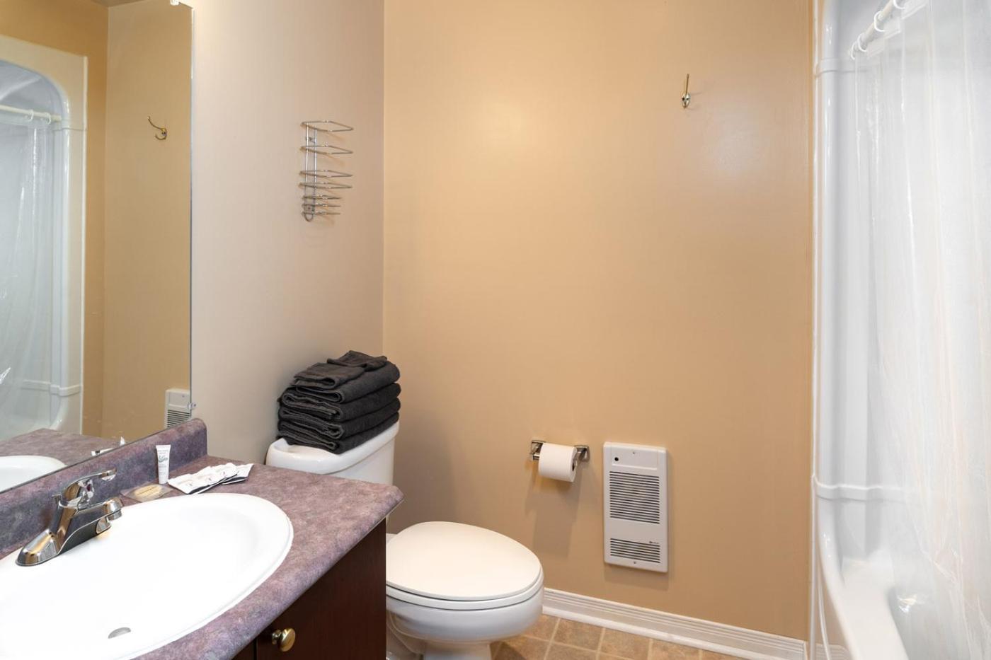 Auberge Royal Papineau Notre-Dame-de-la-Salette Екстериор снимка